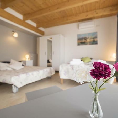Peperino Attic Flat Apartamento Ciampino Exterior foto