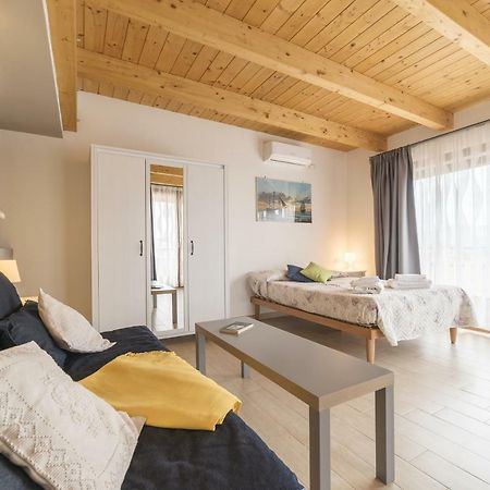 Peperino Attic Flat Apartamento Ciampino Exterior foto