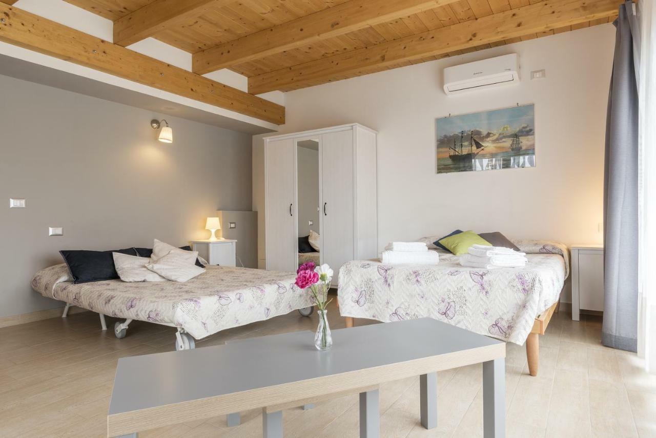 Peperino Attic Flat Apartamento Ciampino Exterior foto