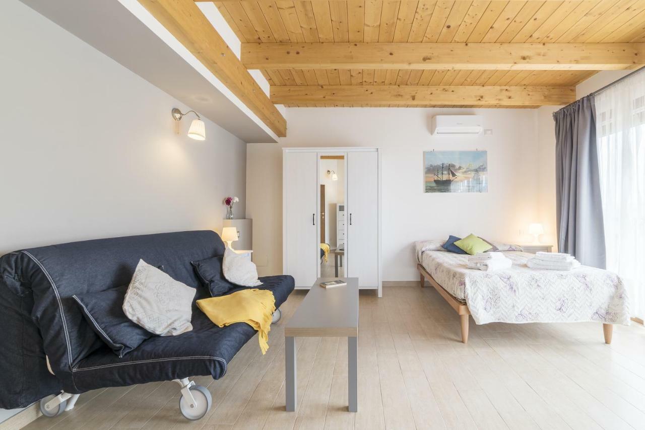 Peperino Attic Flat Apartamento Ciampino Exterior foto
